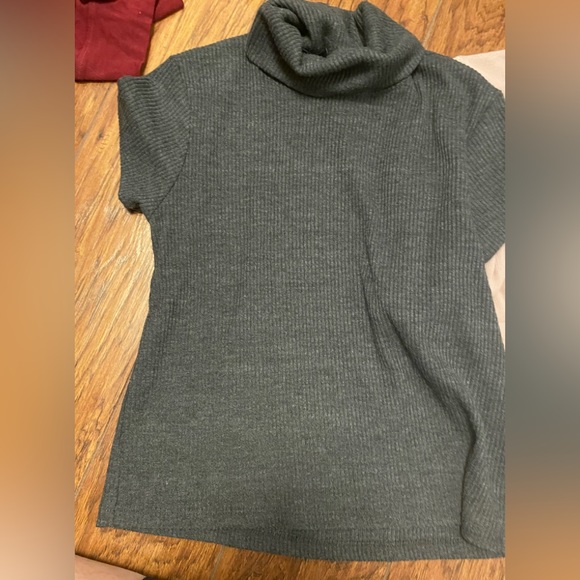 Brandy Melville Bundle - Picture 4 of 6